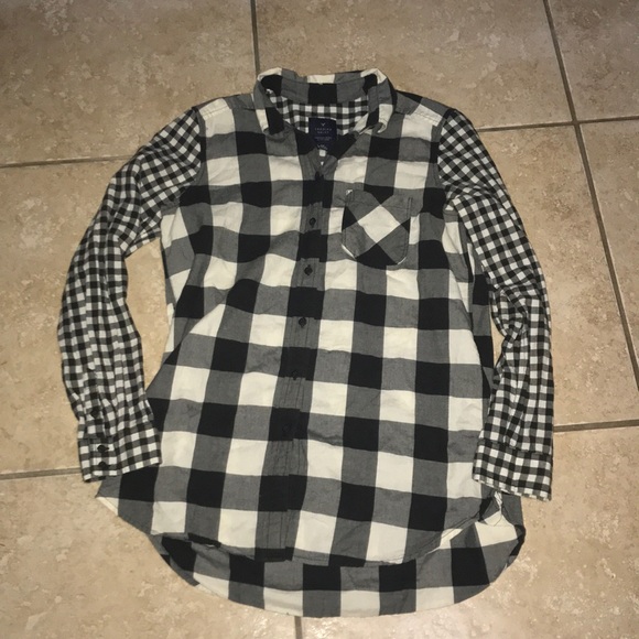 American Eagle Outfitters Tops - American Eagle Button Down Shirt Small